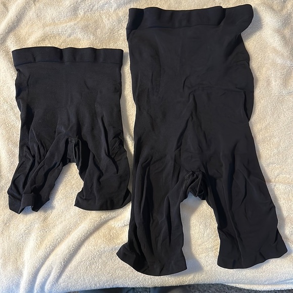 SKIMS SEAMLESS MID THIGH SCULPT BUTT ENHANCING BLK SHORTS XLarge & Small - Picture 2 of 3
